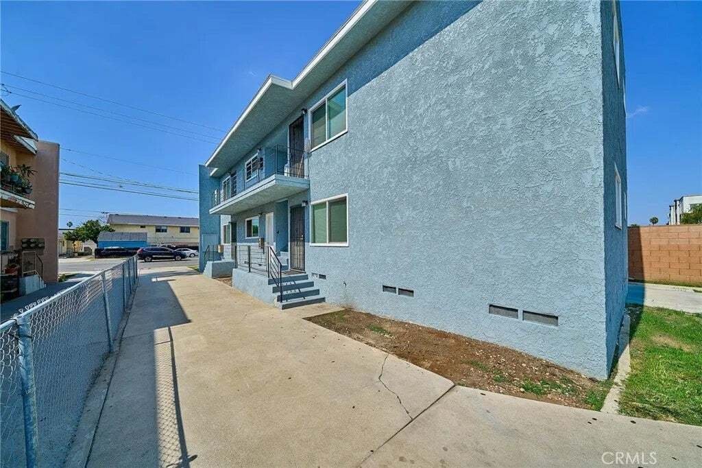 Gardena, California, United States 5 - 18970563