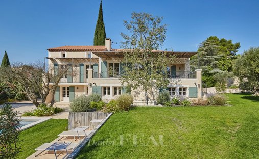 House in Saint-Rémy-de-Provence, Provence-Alpes-Côte d'Azur, France 1