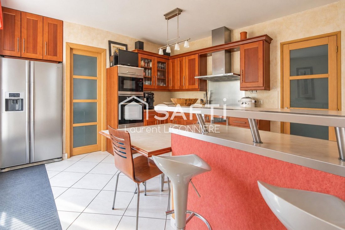 House in Mandres-les-Roses, Ile-de-France, France 5 - 18979877