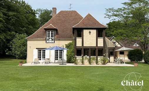 House in Chamant, Hauts-de-France, France 1