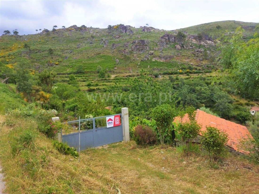 Land in Ferreiros de Tendais, Viseu District, Portugal 1 - 18959551