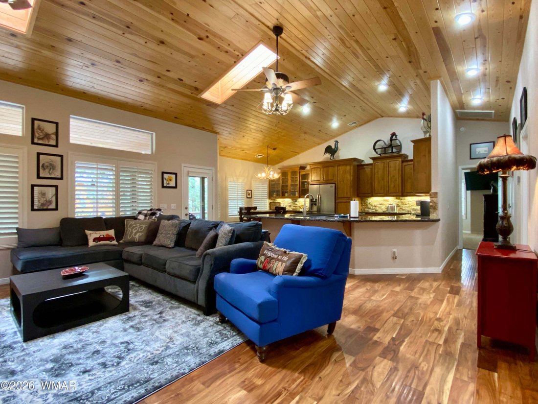 Pinetop, Arizona, United States 5 - 18973497
