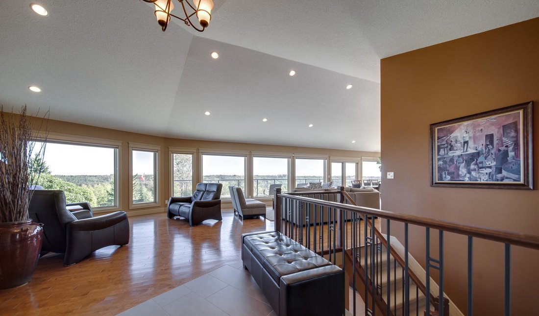 House in Edmonton, Alberta, Canada 4 - 18972682