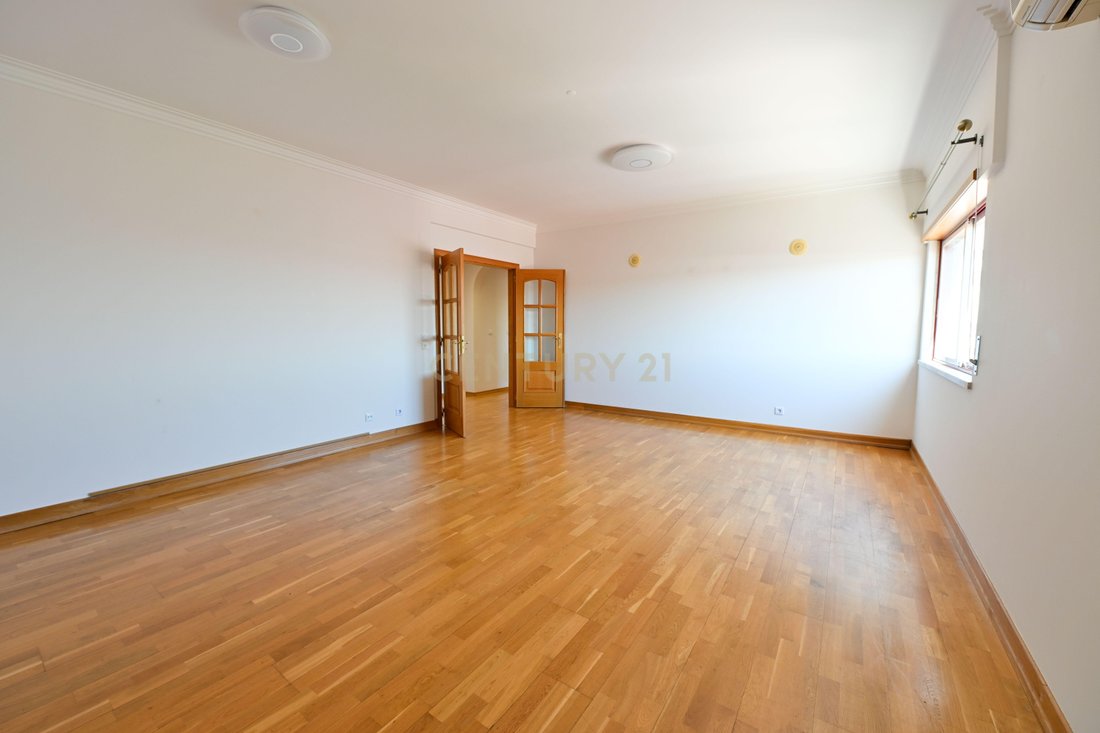 Apartment in Carnide, Lisbon, Portugal 1 - 18970825