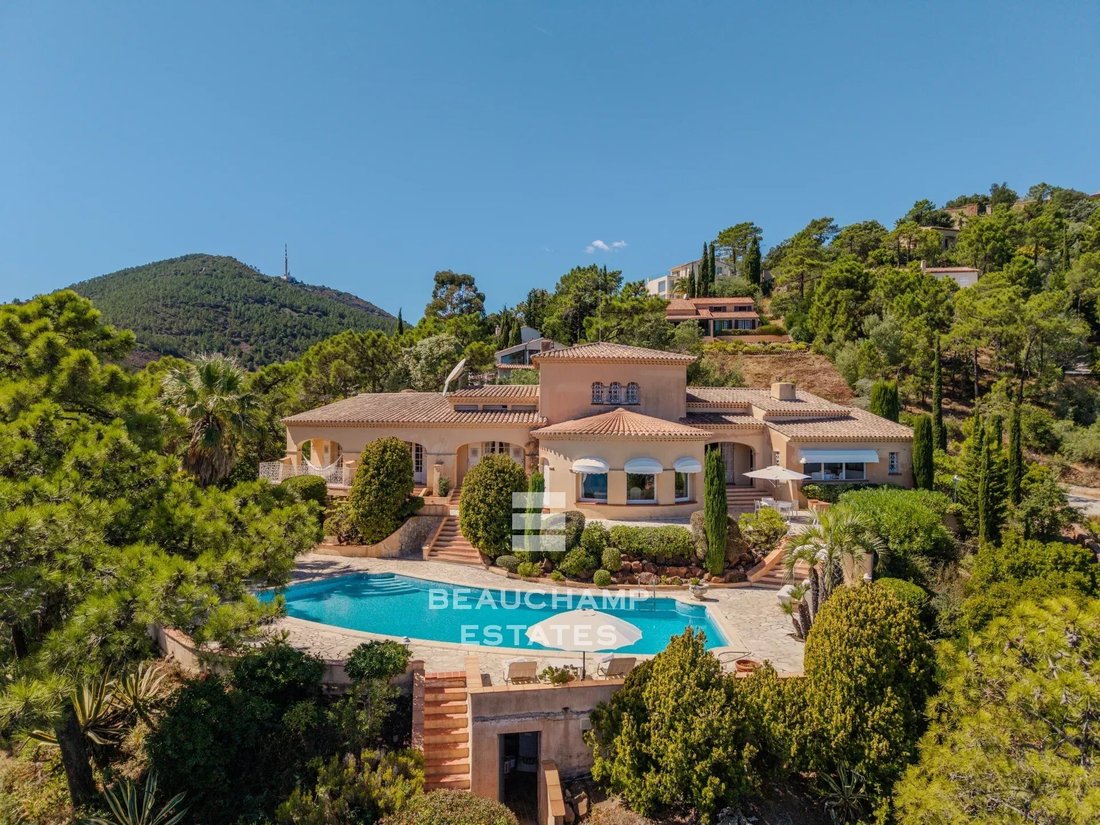 Villa in Le Dramont-Agay-Anthéor-Le Trayas, Saint-Raphaël, France 3 - 18964860