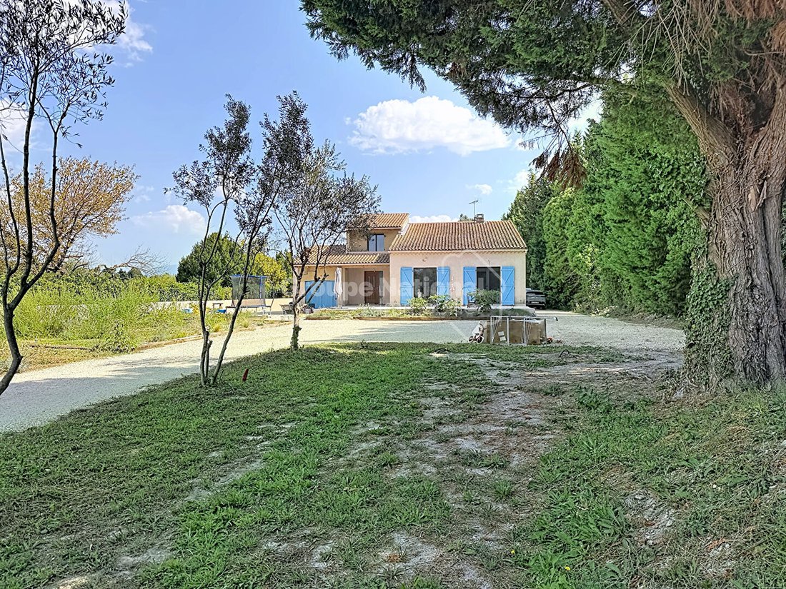 Villa in Velleron, Provence-Alpes-Côte d'Azur, France 1 - 18979835