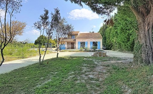 Villa in Velleron, Provence-Alpes-Côte d'Azur, France 1