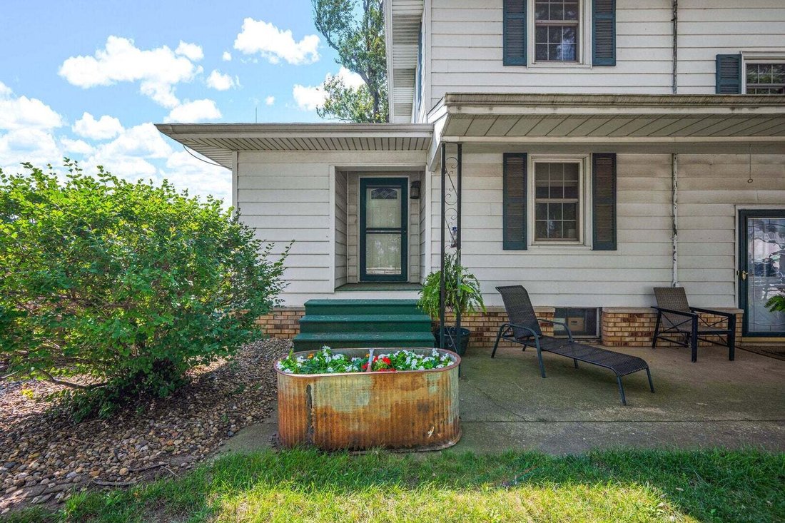 House in Clinton, Illinois, United States 3 - 18973442