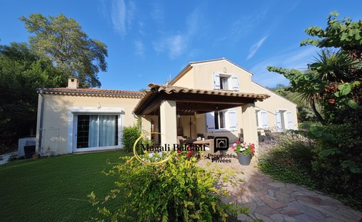 Villa in Bagnols-en-Forêt, Provence-Alpes-Côte d'Azur, Frankreich 1