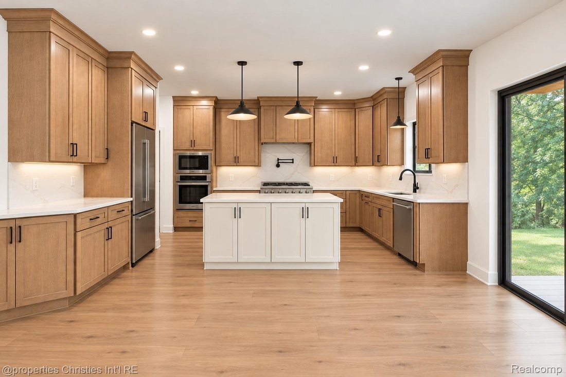 House in Novi, Michigan, United States 3 - 18960473