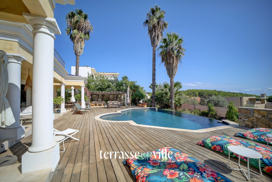 Villa in Bandol, Provence-Alpes-Côte d'Azur, France 2 - 18970692