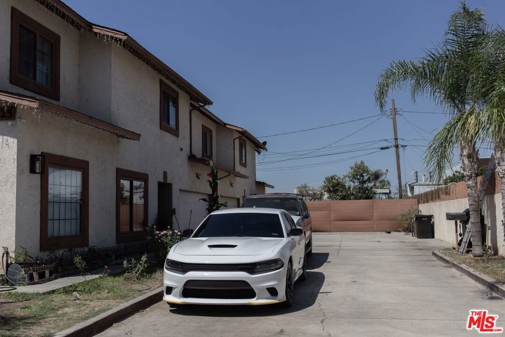 Placentia, California, United States 1 - 18968634