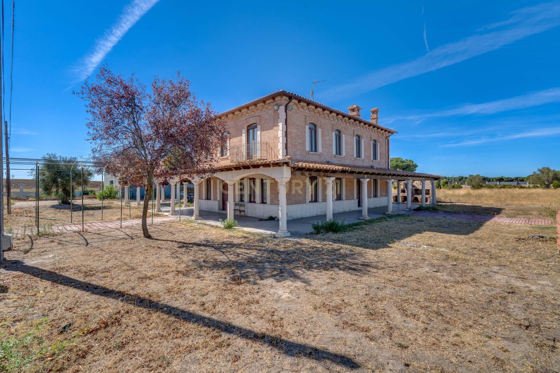 Villa in Valdestillas, Castile and Leon, Spain 1 - 18976445