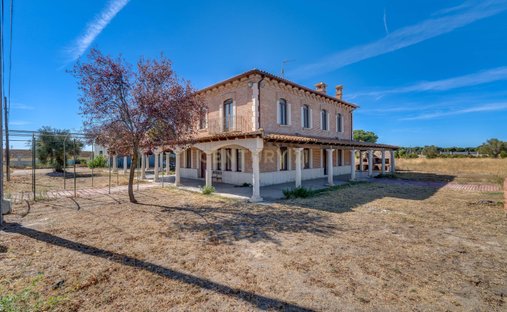Villa in Valdestillas, Castile and Leon, Spain 1