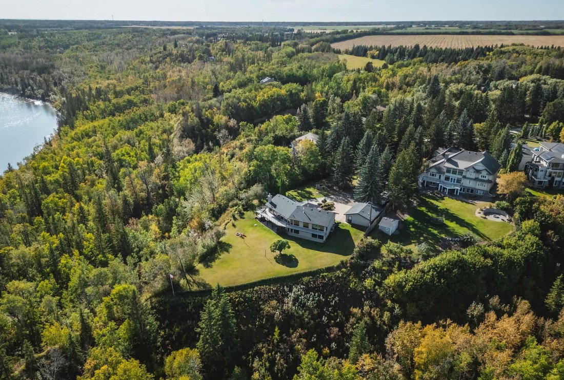 House in Edmonton, Alberta, Canada 2 - 18972682