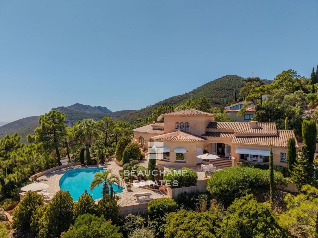 Villa in Le Dramont-Agay-Anthéor-Le Trayas, Saint-Raphaël, France 1 - 18964860