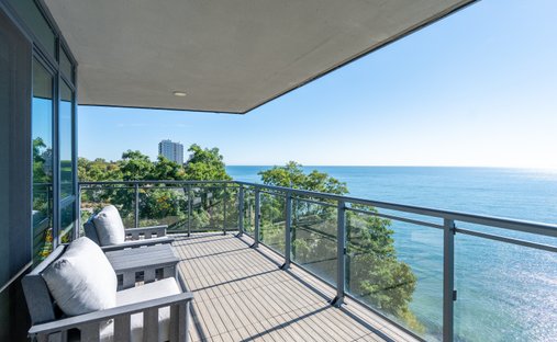 Condo in Burlington, Ontario, Canada 1