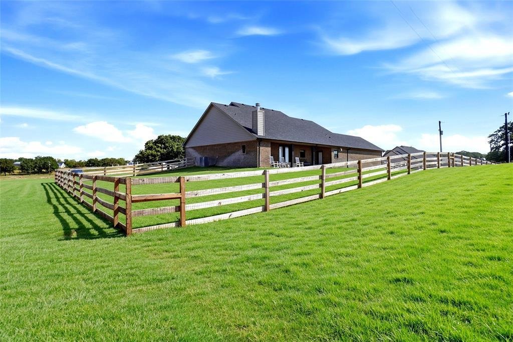 House in Alvord, Texas, United States 2 - 18970438