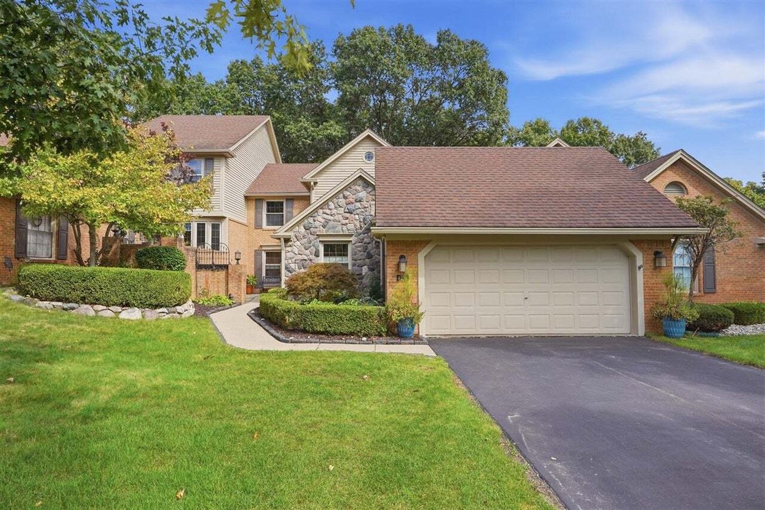 Condo in Township of Hamburg, Michigan, United States 1 - 18970131