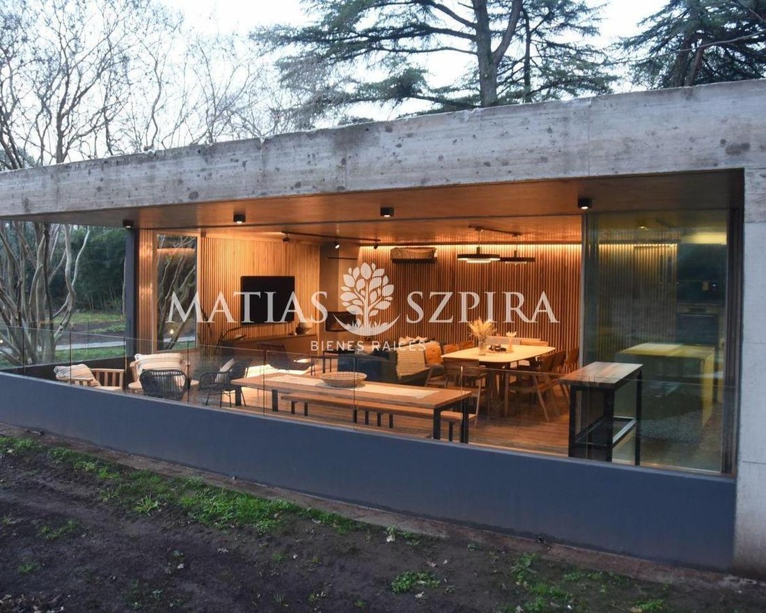House in Villa Udaondo, Buenos Aires Province, Argentina 3 - 18970670