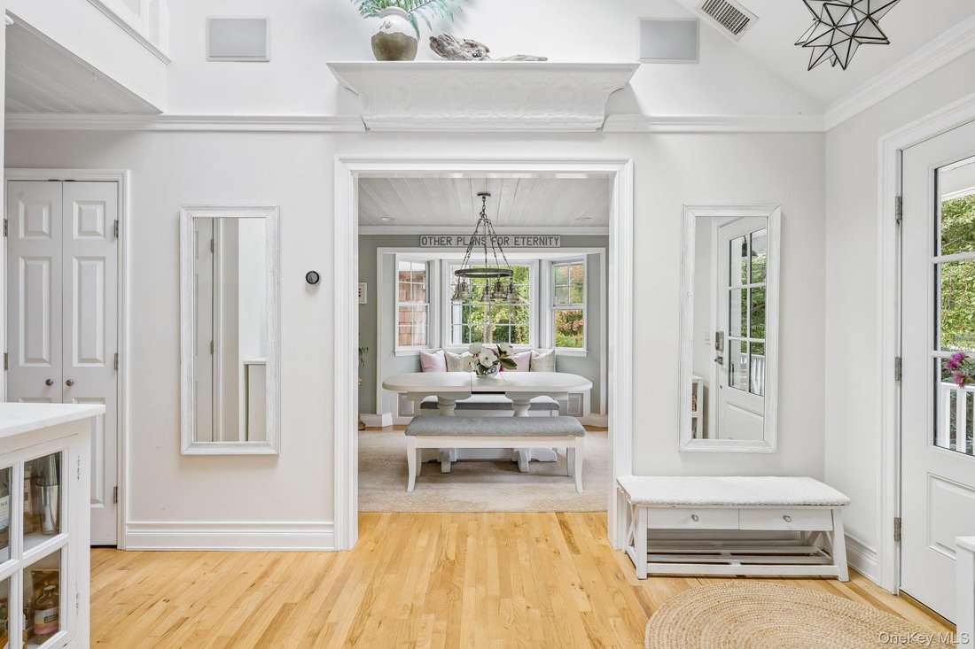 House in Yaphank, New York, United States 5 - 18976045