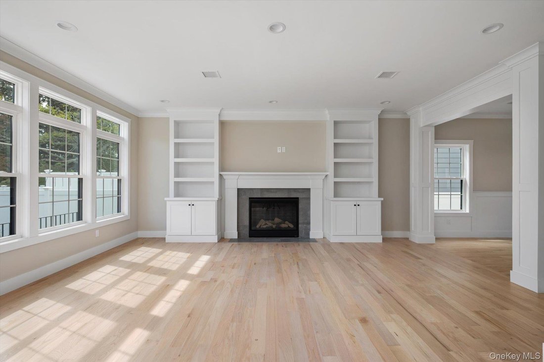 House in Wantagh, New York, United States 4 - 18964814