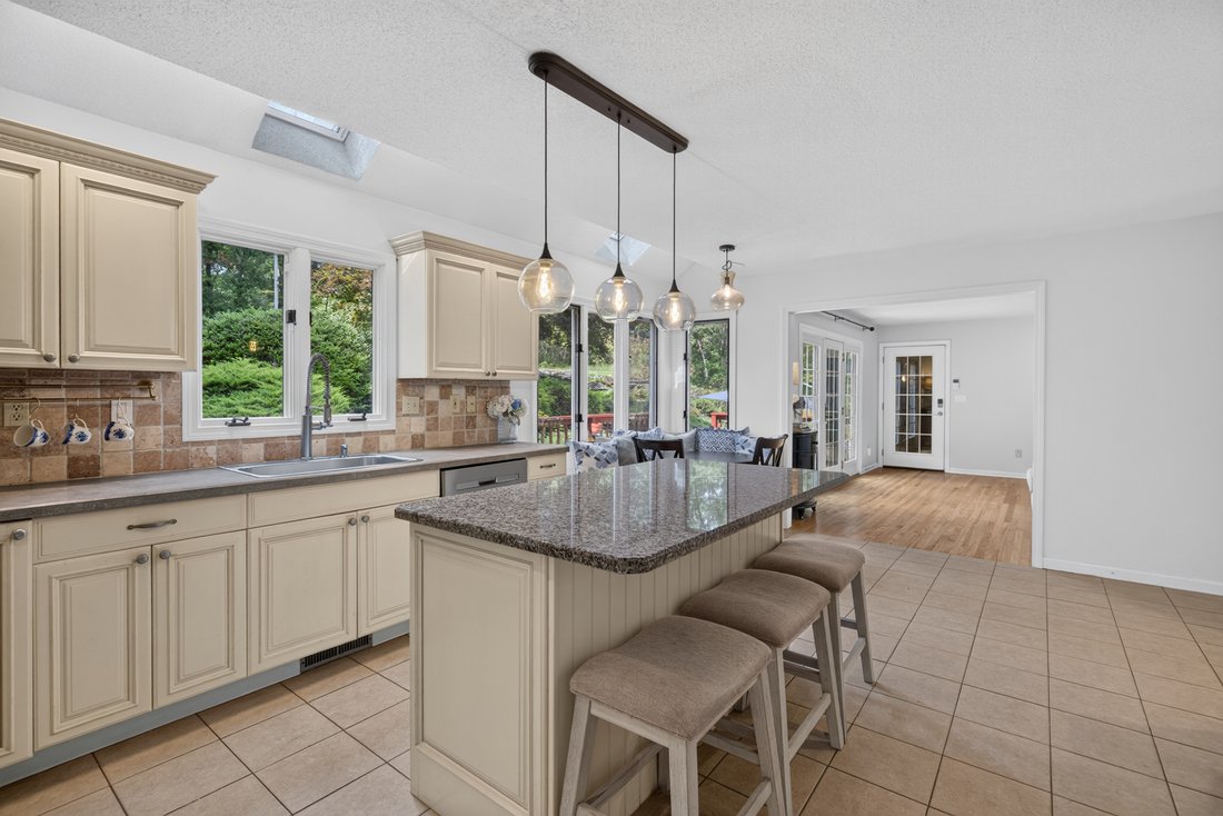 House in Guilford, Connecticut, United States 5 - 18975585