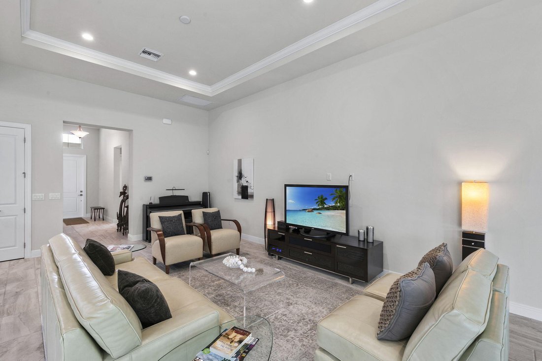 House in Naples, Florida, United States 5 - 18976066