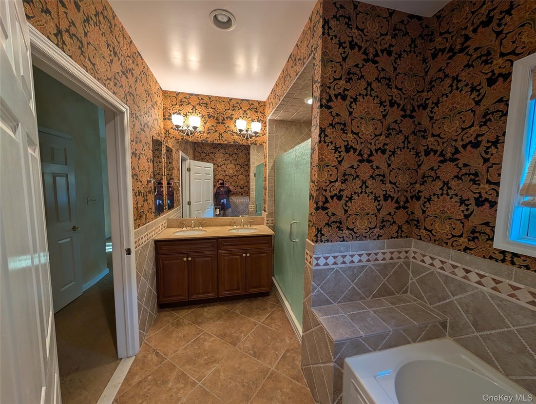 House in Port Washington, New York, United States 5 - 18977578