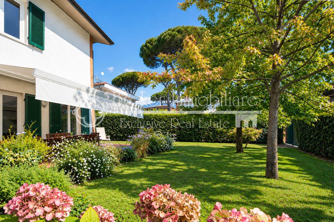 Villa in Centro, Forte dei Marmi, Tuscany 1 - 18974760