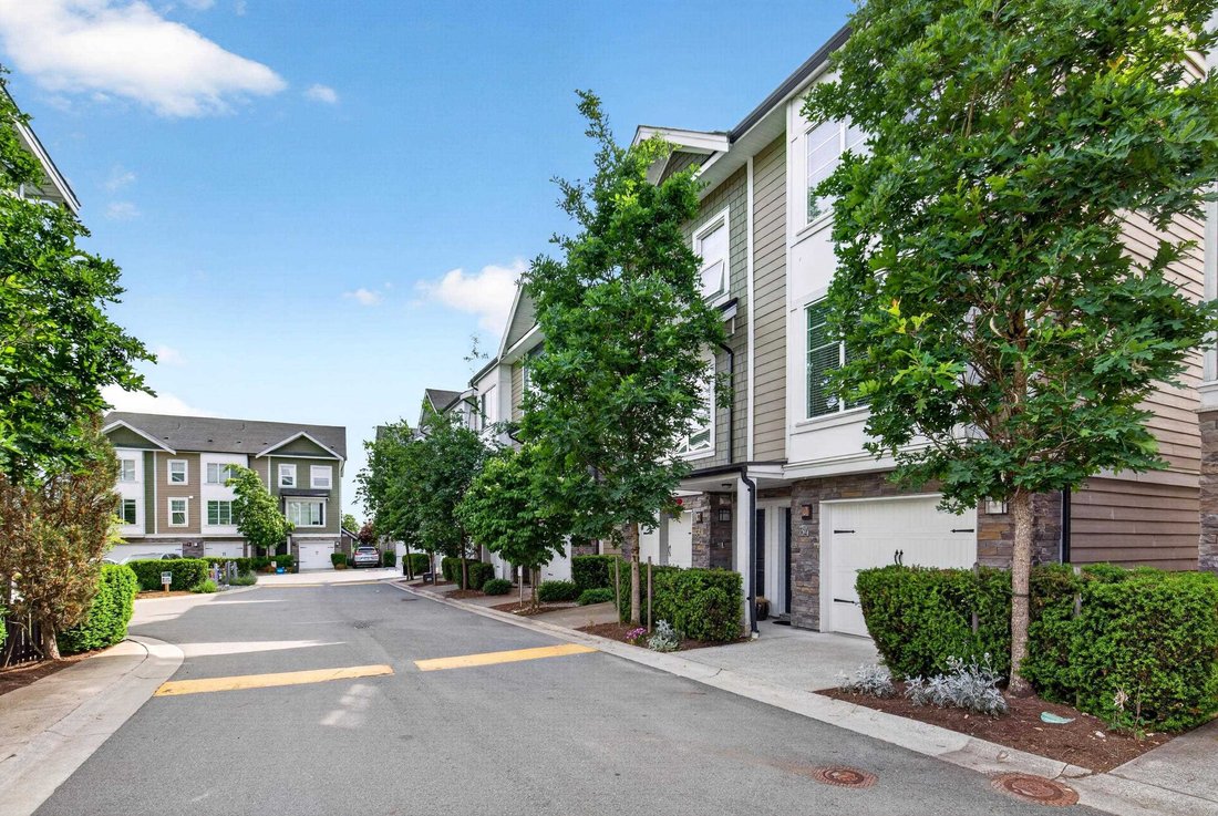 Townhouse in Langley Township, British Columbia, Canada 1 - 18679243