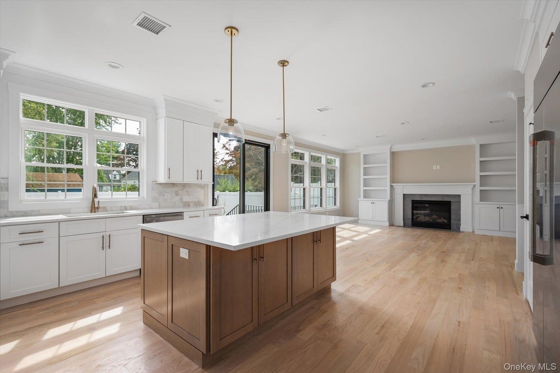 House in Wantagh, New York, United States 5 - 18964814