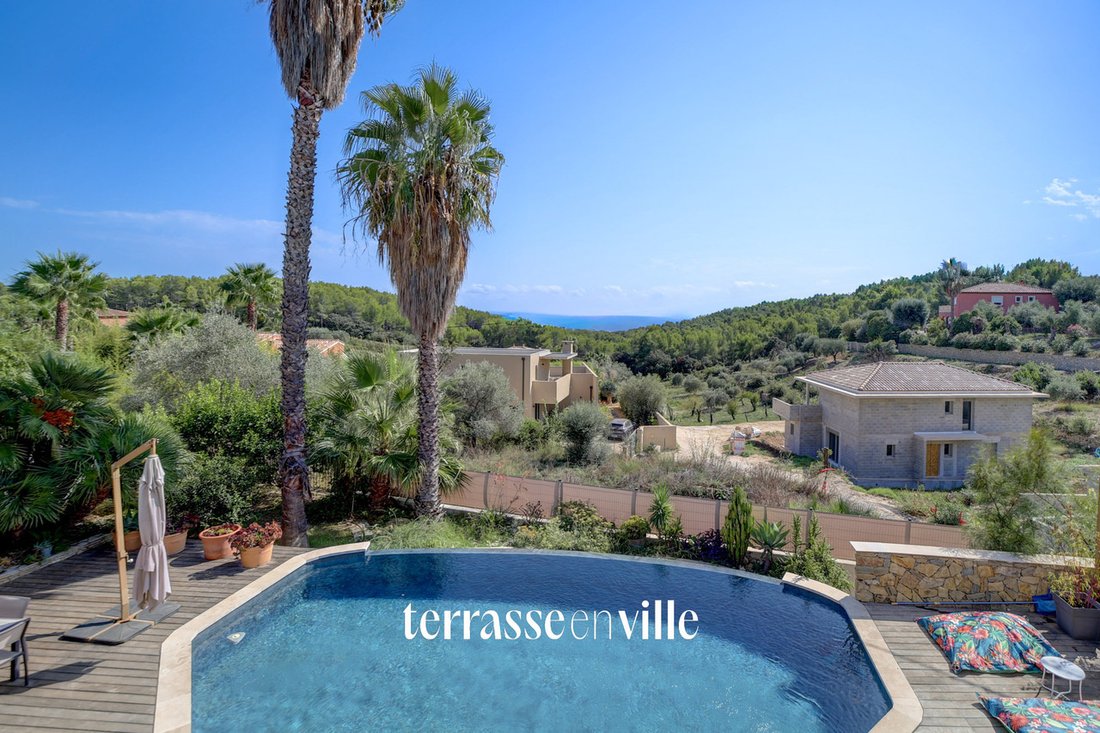 Villa in Bandol, Provence-Alpes-Côte d'Azur, France 4 - 18970692