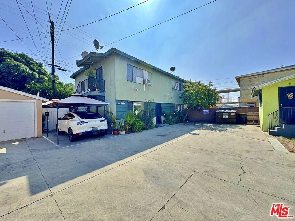 Huntington Park, California, United States 5 - 18968636