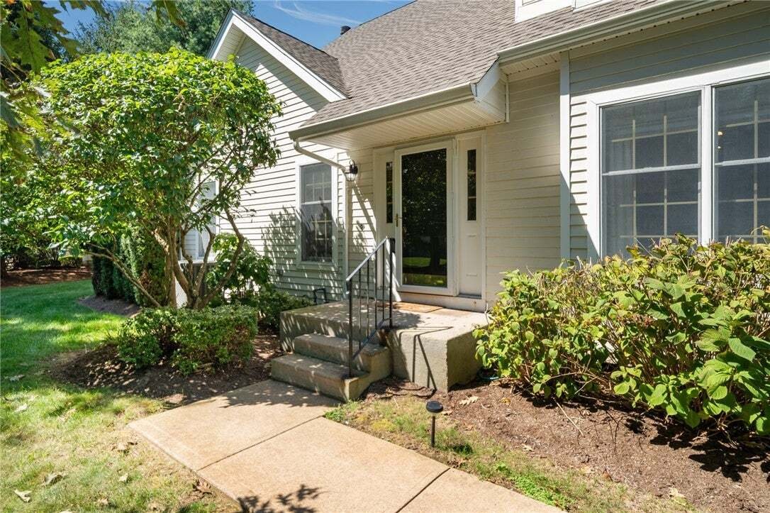 Condo in East Greenwich, Rhode Island, United States 2 - 18978991