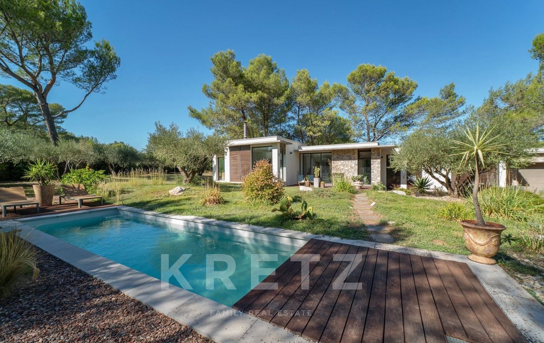 Villa in Camplanier, Nimes, France 1 - 18972079
