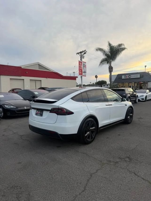 Suv in Costa Mesa, CA, United States 5 - 18981748