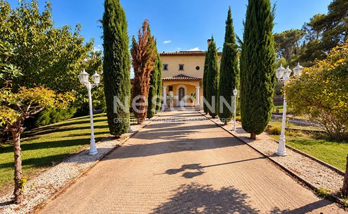 House in Bouc-Bel-Air, Provence-Alpes-Côte d'Azur, France 1