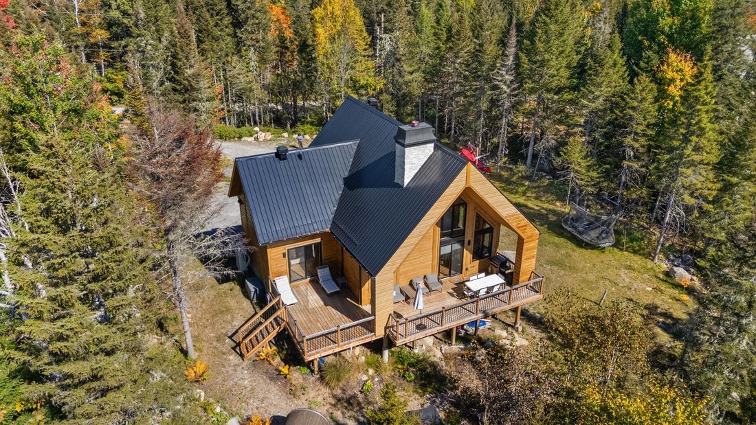 House in Lac-Supérieur, Quebec, Canada 2 - 18974693