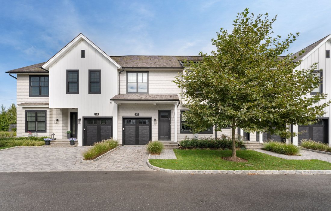 Water Mill, New York, United States 1 - 18970757
