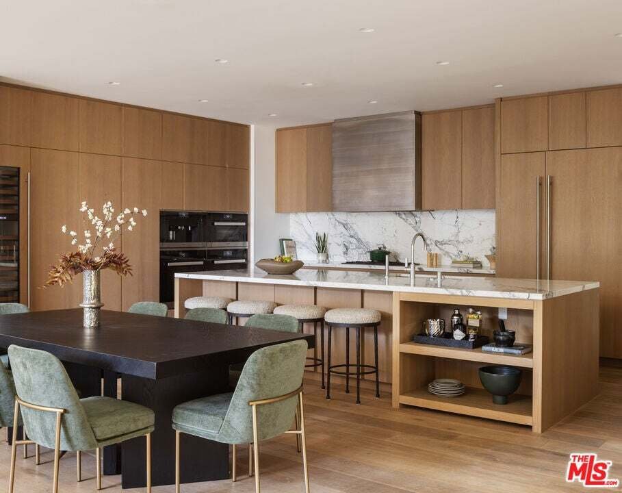 Condo in Los Angeles, California, United States 3 - 18977389