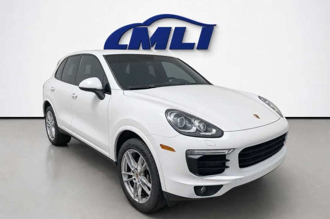 Suv in Irvine, CA, United States 3 - 18980612