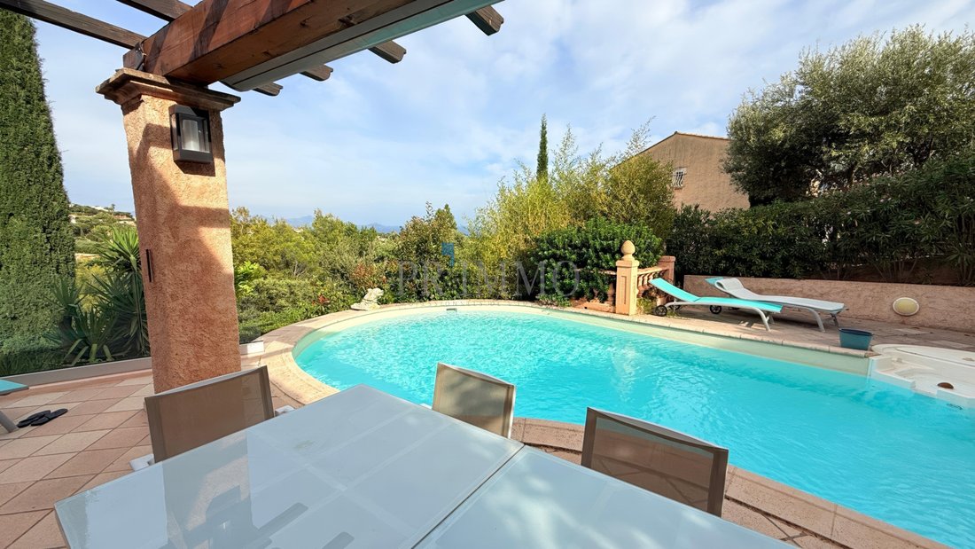 Villa in Les Issambres, Roquebrune-sur-Argens, France 3 - 18970683