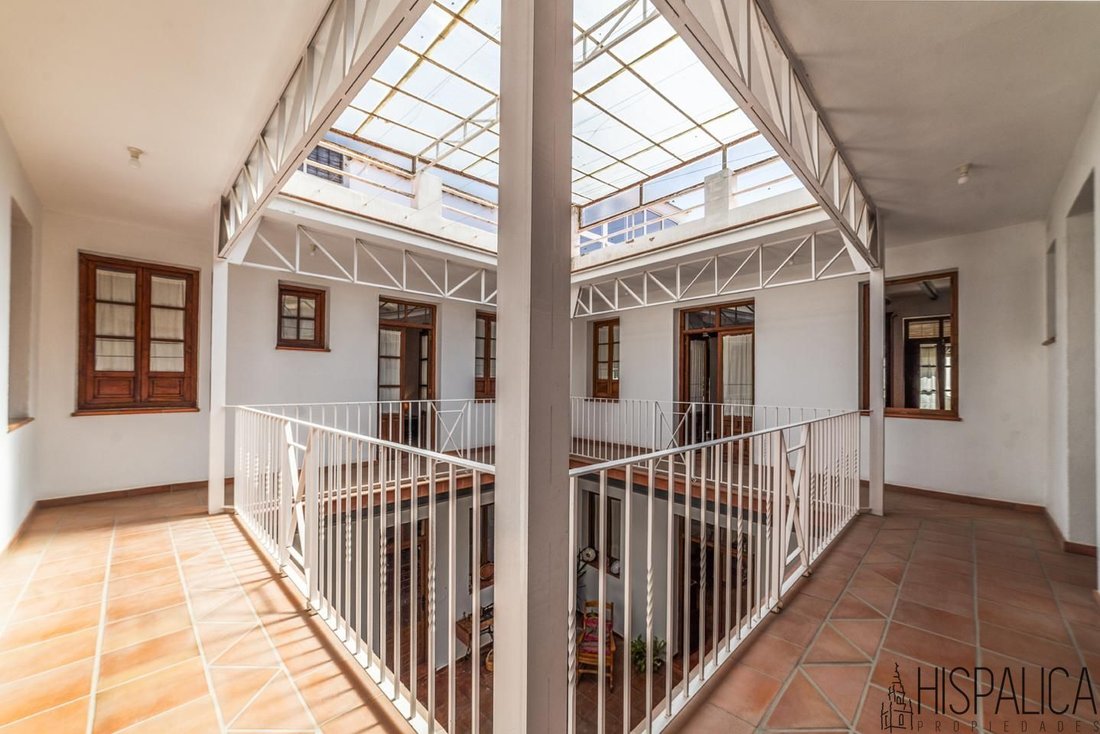 Villa in Distrito Centro, Cordoba, Spain 1 - 18964617