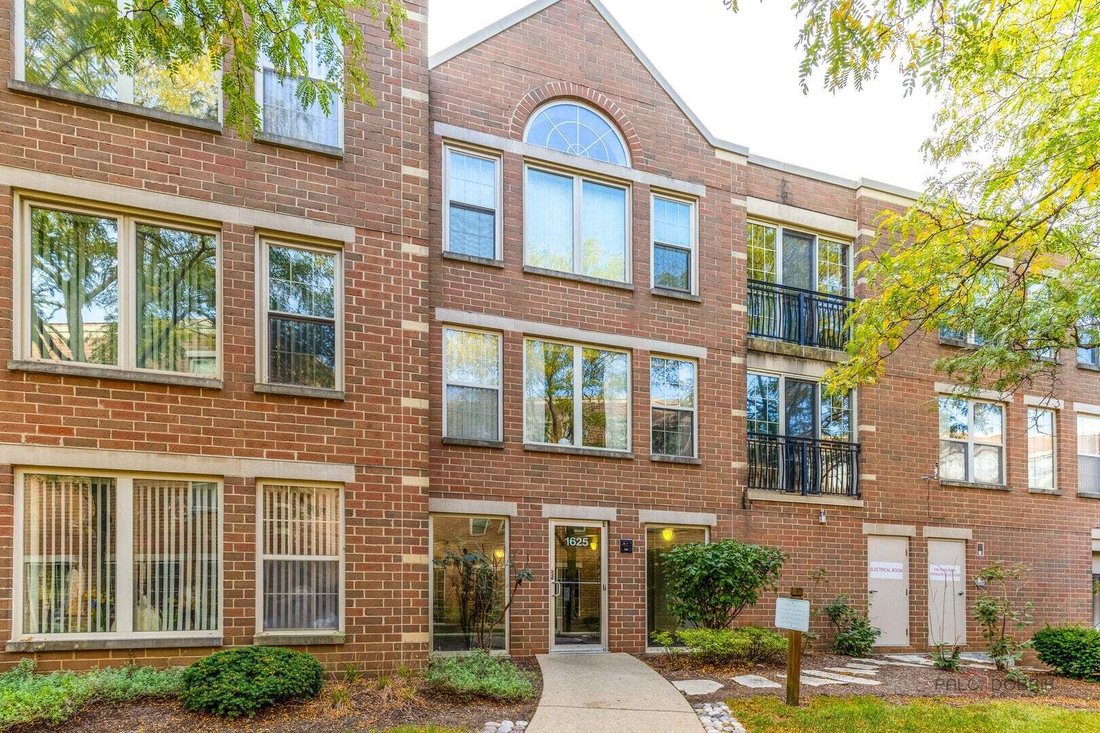 Condo in Glenview, Illinois, United States 2 - 18970216