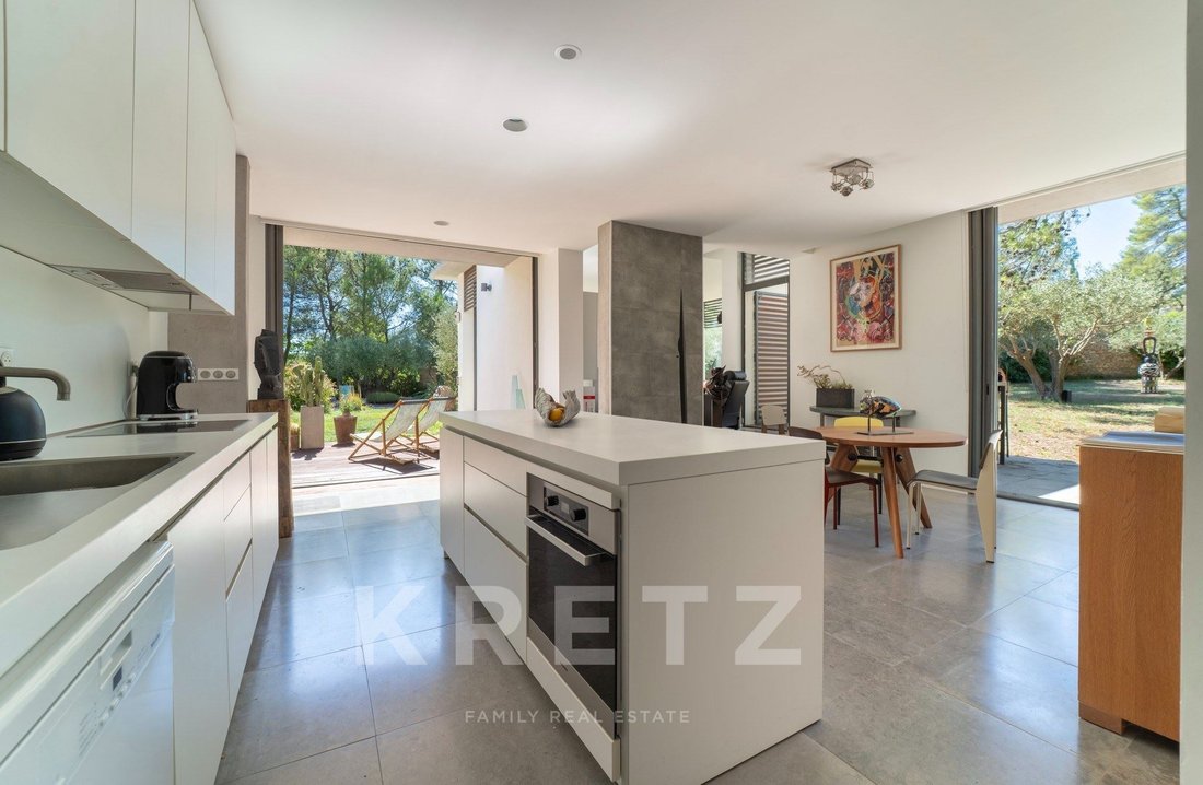 Villa in Camplanier, Nimes, France 3 - 18972079