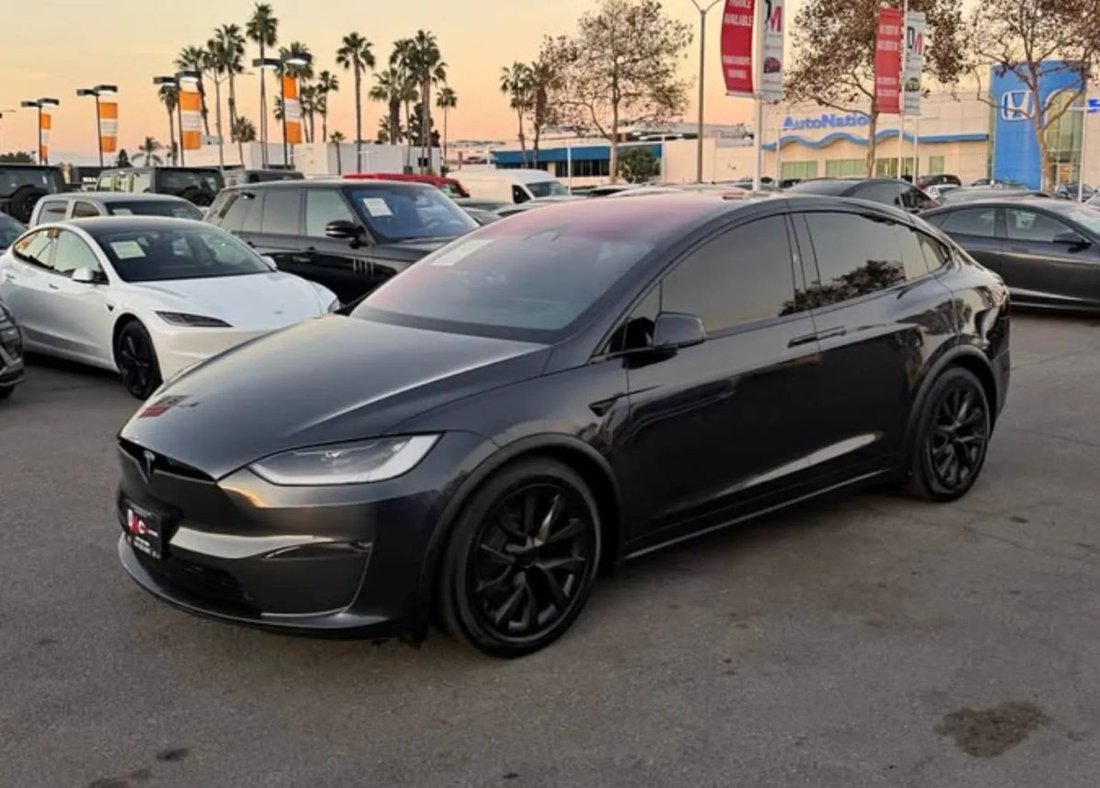 Suv in Costa Mesa, CA, United States 3 - 18979748