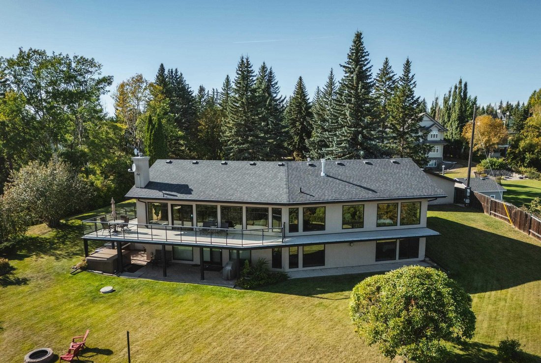House in Edmonton, Alberta, Canada 3 - 18972682