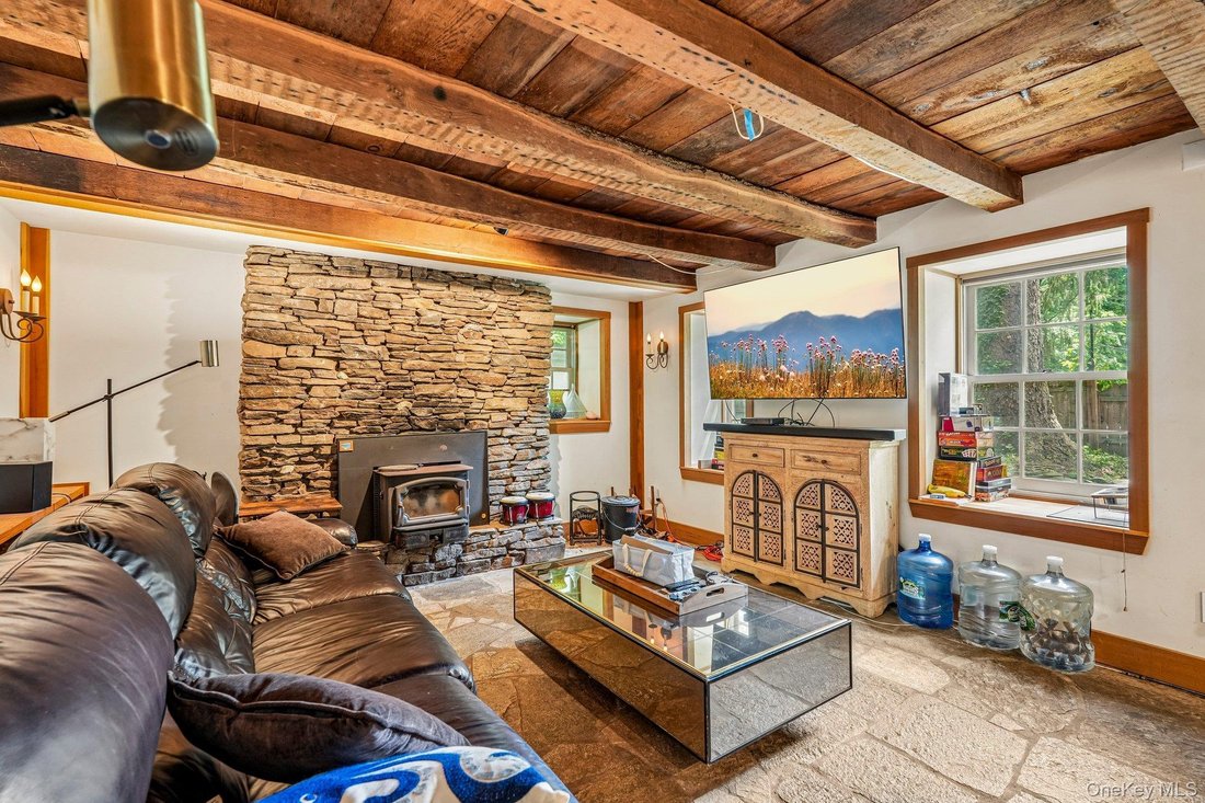 House in Airmont, New York, United States 4 - 18228959