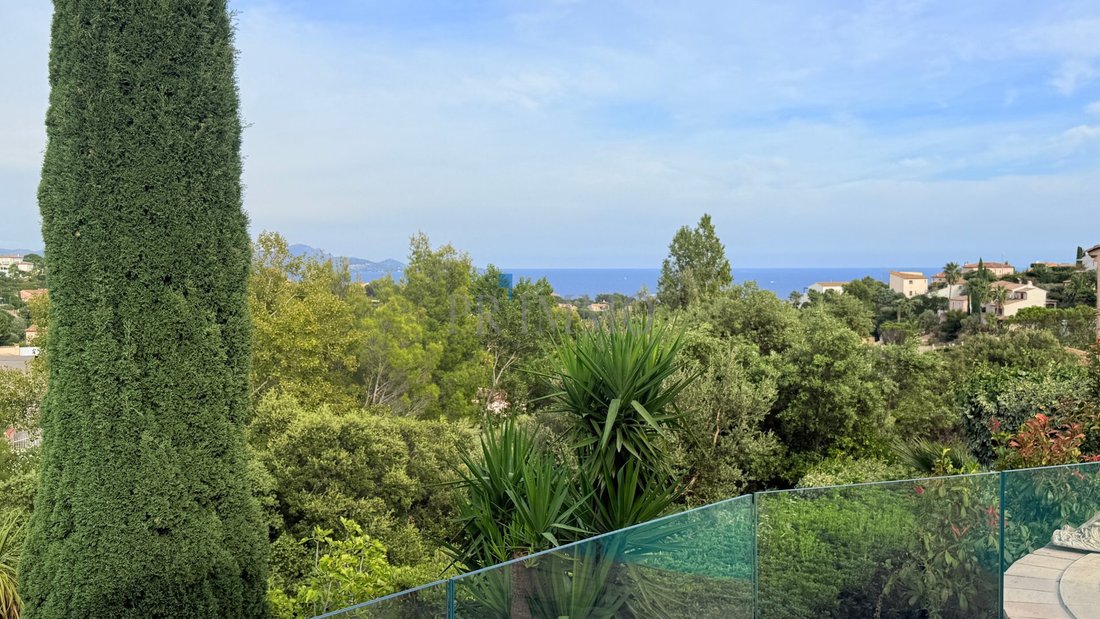 Villa in Les Issambres, Roquebrune-sur-Argens, France 1 - 18970683